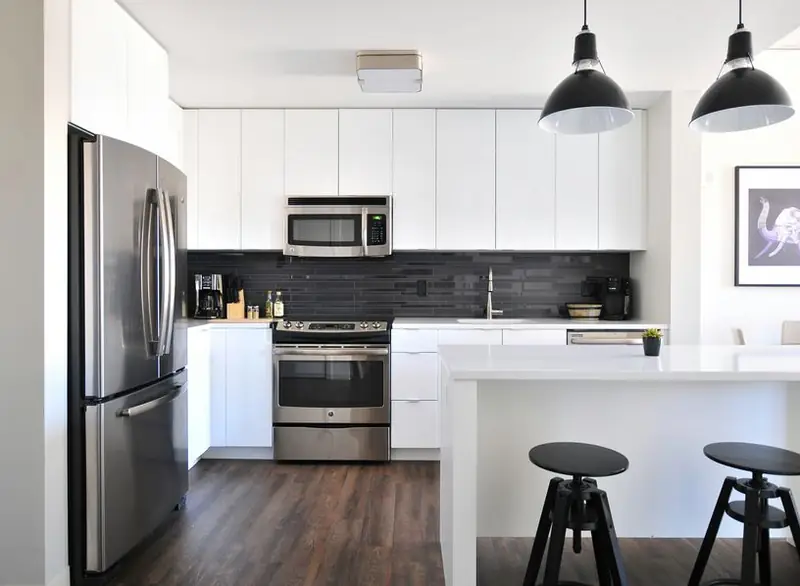 A newly renovated, freshly cleaned kitchen