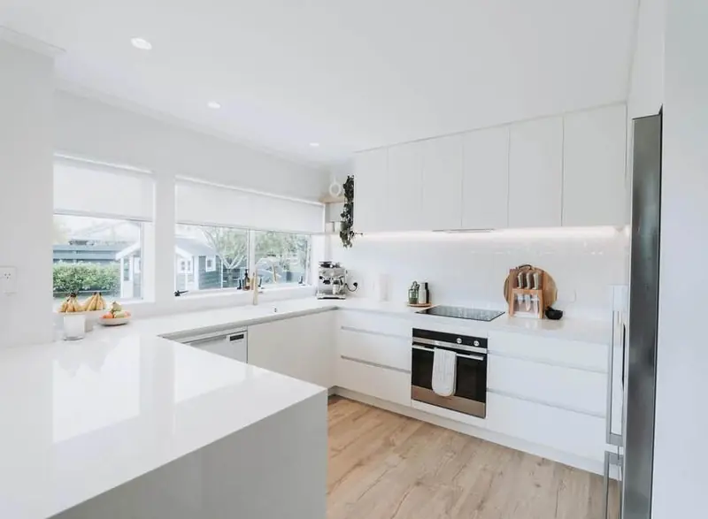 A bright, freshly cleaned kitchen